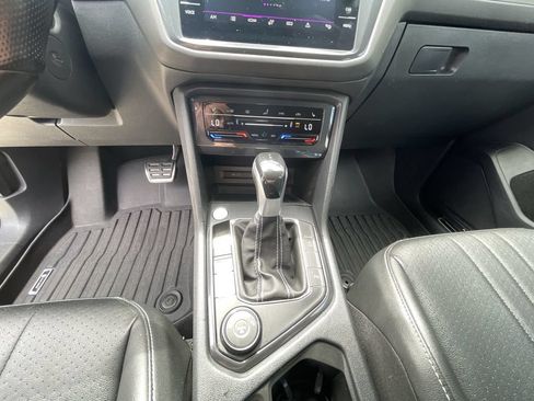 Used 2023 Volkswagen Tiguan SE R-Line AWD/4WD image 35
