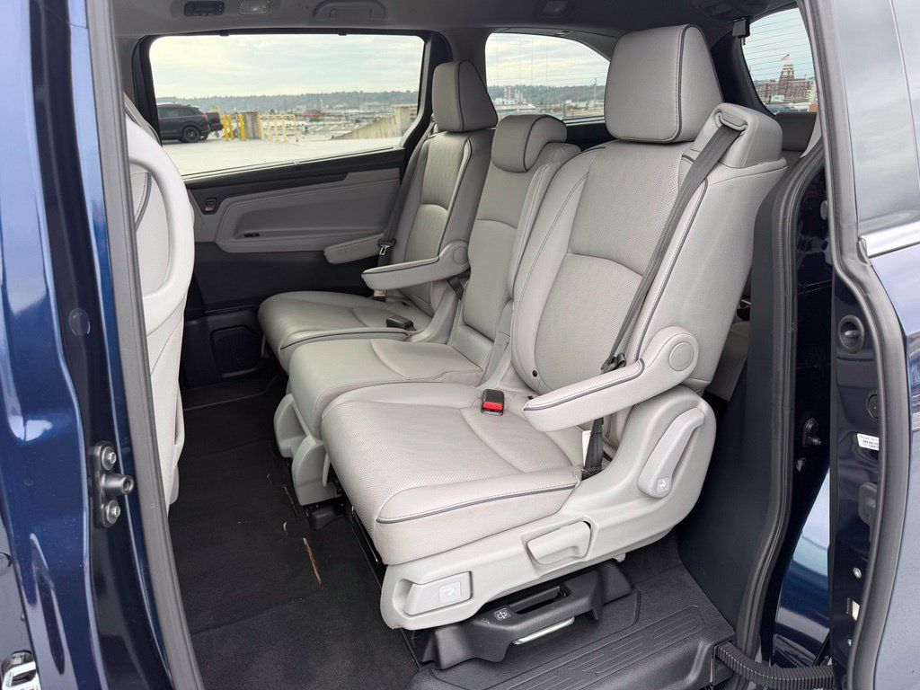 Used 2023 Honda Odyssey Elite image 12