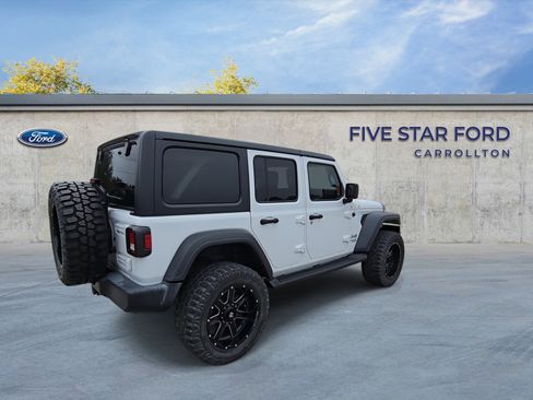 Used 2018 Jeep Wrangler Unlimited Sport image 8