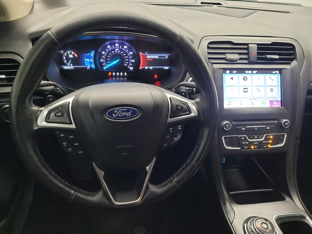 Used 2018 Ford Fusion SE w/ Equipment Group 201A FWD image 22
