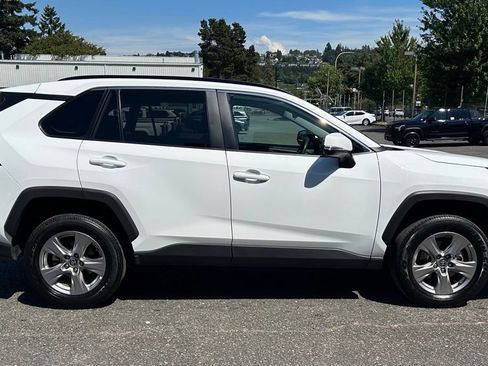 Certified 2025 Toyota RAV4 XLE FWD image 4