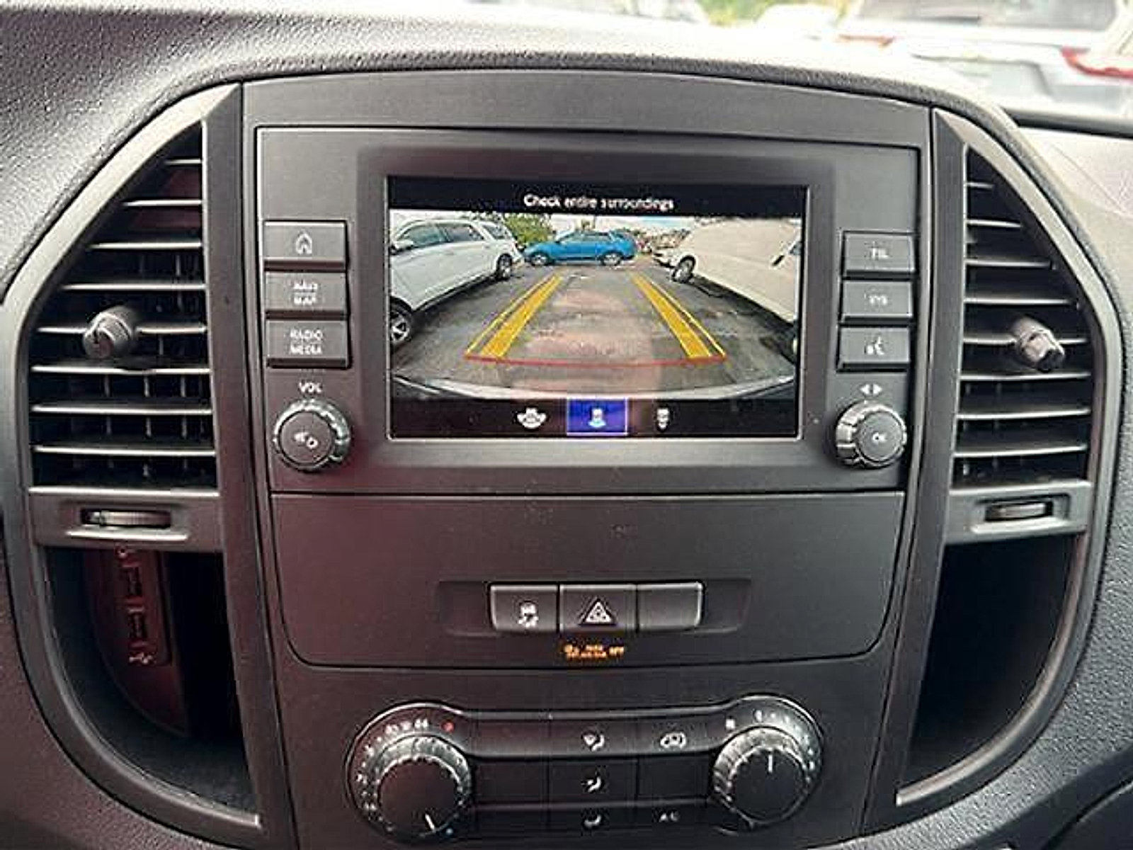 Used 2021 Mercedes-Benz Metris image 16