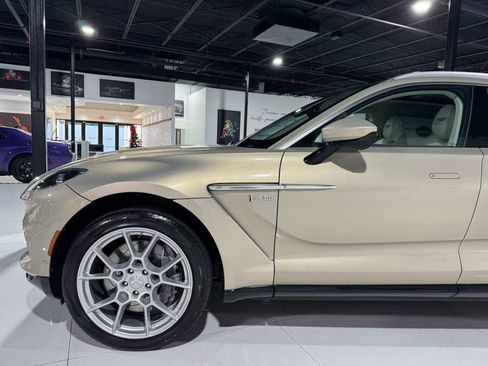 Used 2021 Aston Martin DBX image 47