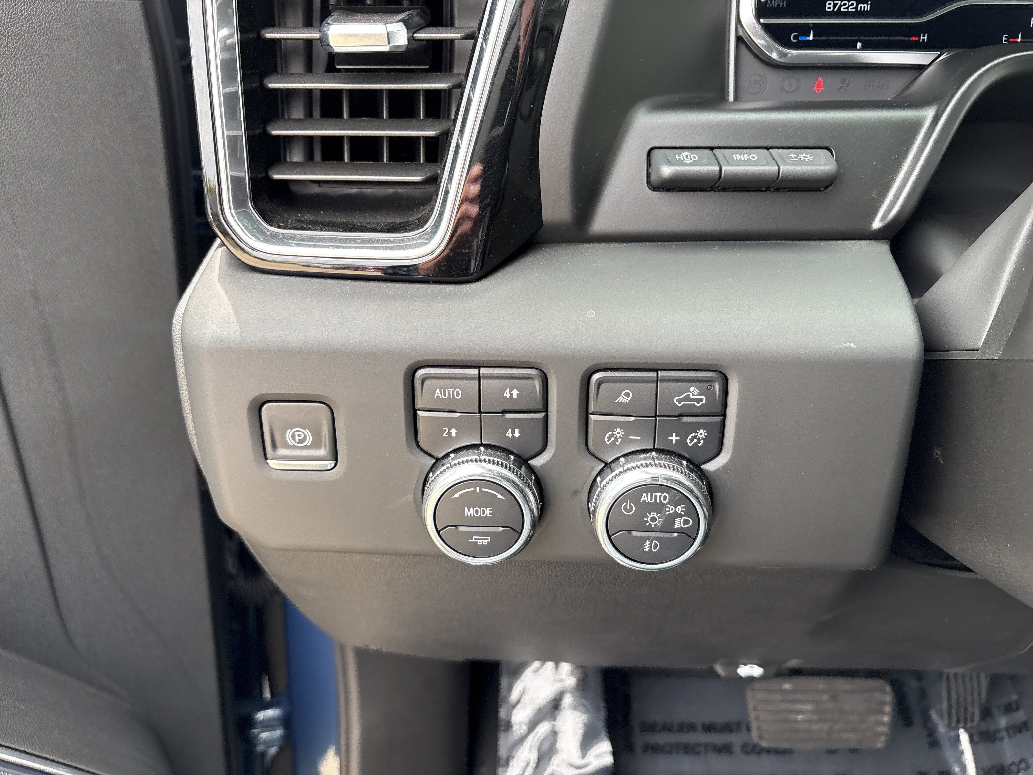 Used 2025 GMC Sierra 1500 Denali w/ Technology Package AWD/4WD image 23