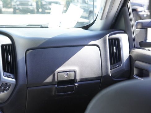 Used 2018 Chevrolet Silverado 1500 LT w/ All Star Edition image 29