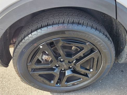 Used 2025 Kia Telluride EX X-Line AWD/4WD image 9