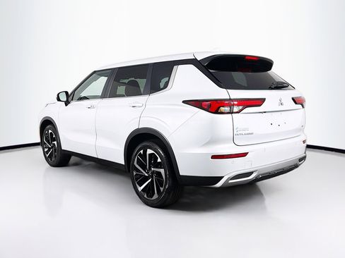 Used 2024 Mitsubishi Outlander SE image 6