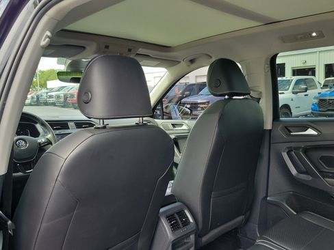 Used 2021 Volkswagen Tiguan SEL w/ 3rd Row Seat Package AWD/4WD image 14
