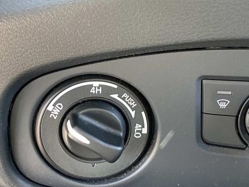 Used 2024 Nissan Frontier PRO-4X w/ Technology Package AWD/4WD image 15