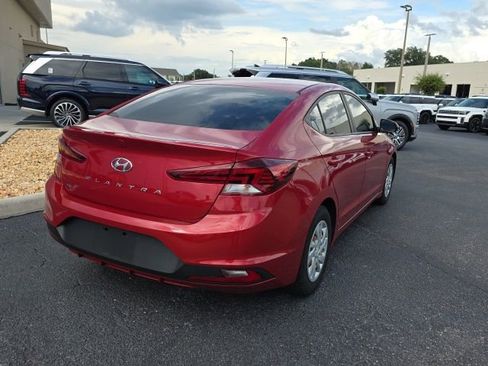 Used 2019 Hyundai Elantra SE w/ Cargo Package FWD image 10