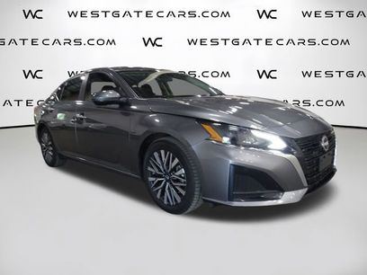 Used 2023 Nissan Altima 2.5 SV