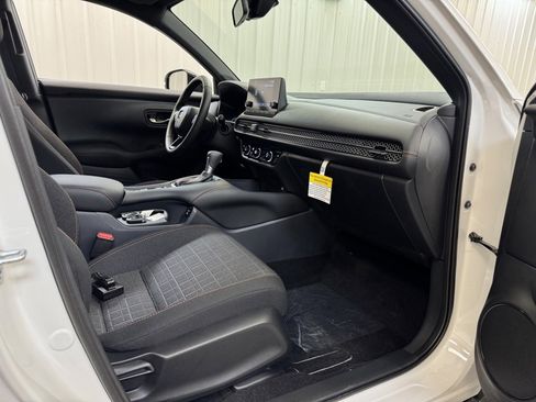 Used 2025 Honda HR-V Sport image 22