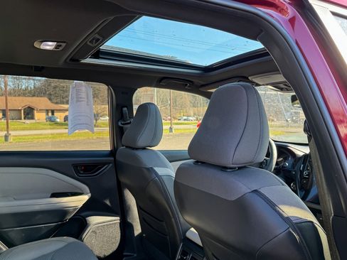 Certified 2025 Subaru Forester Premium image 12