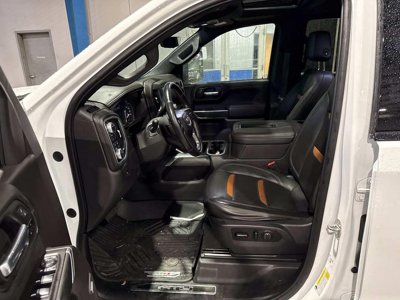 Used 2020 GMC Sierra 1500 AT4 w/ AT4 Premium Package AWD/4WD image 19