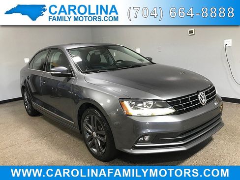 Used 2018 Volkswagen Jetta SEL FWD image 1