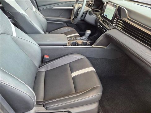 Used 2025 Toyota Camry SE w/ Convenience Package FWD image 19