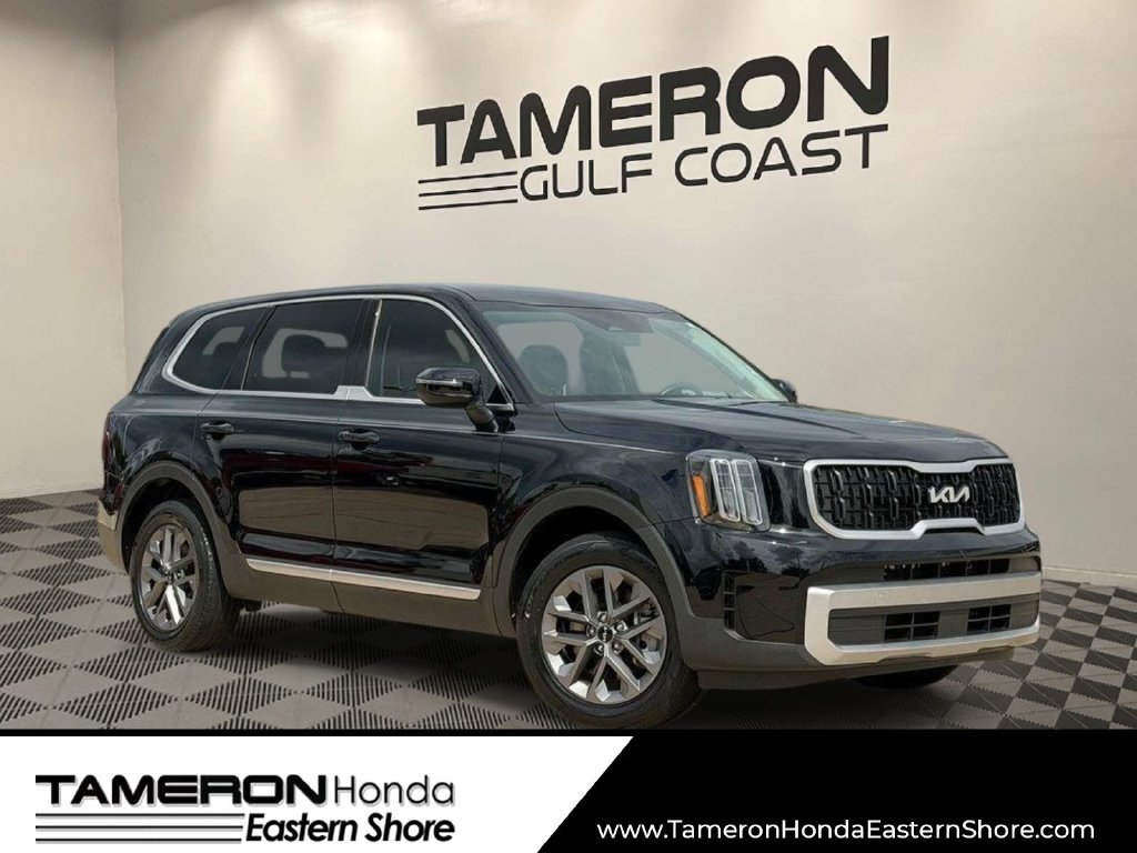 Used 2024 Kia Telluride LX FWD image 1