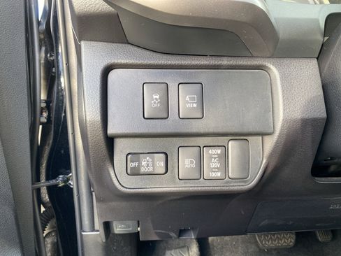 Used 2023 Toyota Tacoma Limited image 17