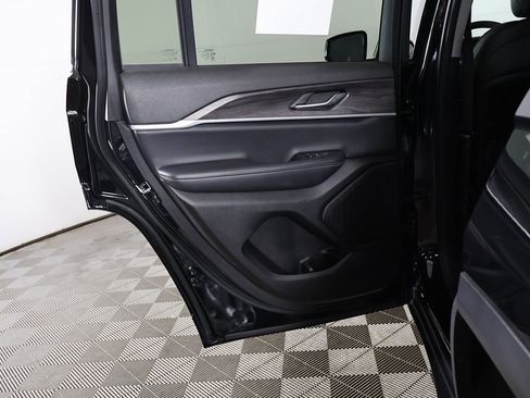 Used 2023 Jeep Grand Cherokee Limited AWD/4WD image 26