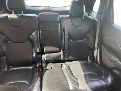 Used 2015 Jeep Cherokee Latitude w/ Comfort/Convenience Group AWD/4WD image 15