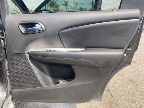 Used 2021 Chevrolet Silverado 1500 RST w/ Bed Protection Package RWD image 18
