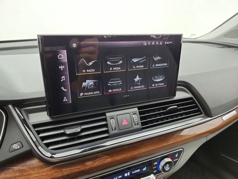Used 2023 Audi Q5 2.0T Premium Plus w/ Premium Plus Package AWD/4WD image 10