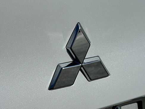 New 2026 Mitsubishi Outlander SE image 20