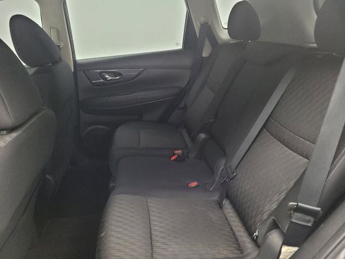 Used 2018 Nissan Rogue S image 18