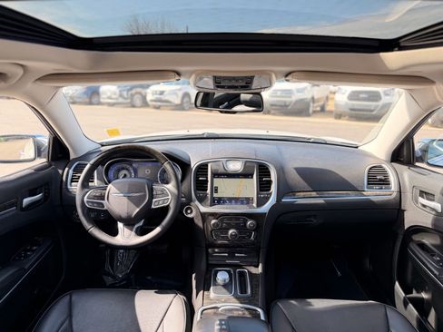 Used 2017 Chrysler 300 C w/ Safetytec Plus Group image 22