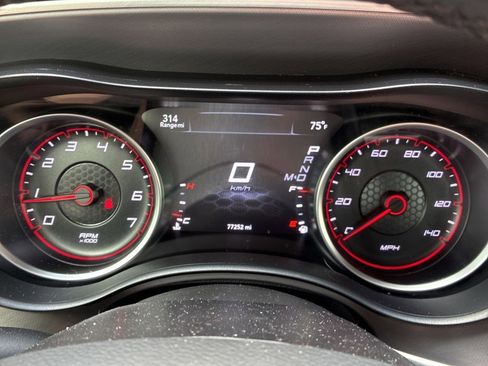 Used 2022 Dodge Charger SXT image 10