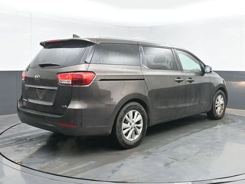 Used 2017 Kia Sedona LX w/ LX Essentials Premium Package FWD image 10