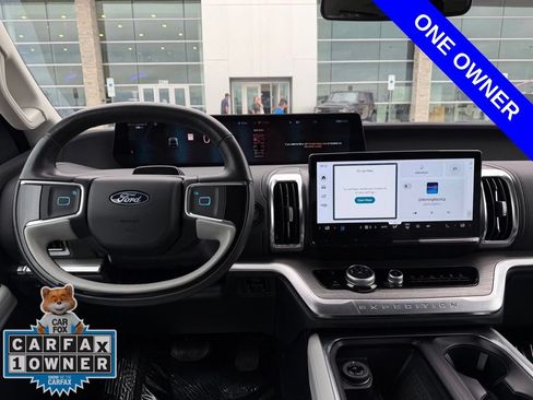 Used 2025 Ford Expedition Max Platinum w/ Driver's Package AWD/4WD image 7