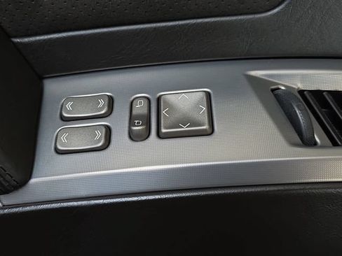 Used 2006 Cadillac XLR V RWD image 34