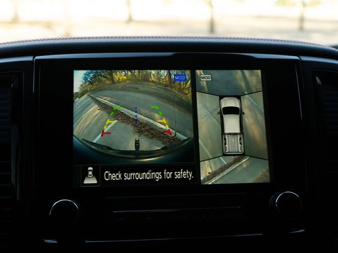 Used 2023 Nissan Titan PRO-4X w/ Pro-4x Convenience Package image 29