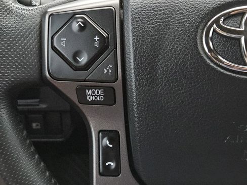 Used 2018 Toyota Tacoma TRD Sport w/ Technology Package RWD image 20