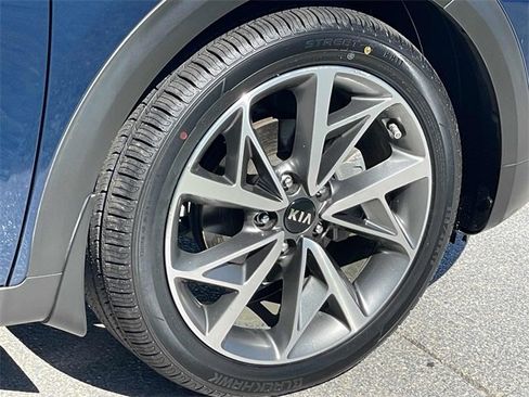 Used 2021 Kia Niro Touring image 25