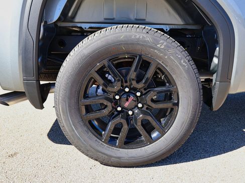 New 2026 GMC Sierra 1500 Elevation image 29