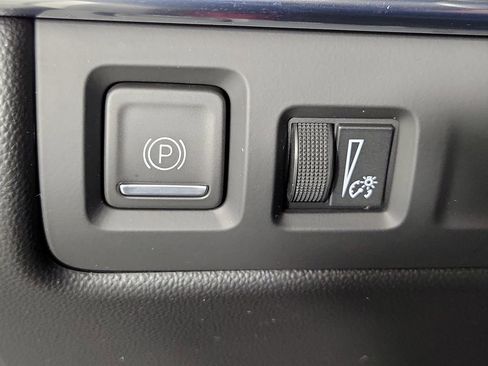 Certified 2023 Cadillac XT4 Luxury w/ Cold Weather Package FWD image 22