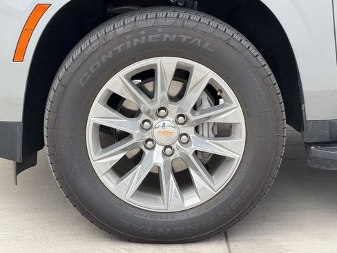 Used 2025 Chevrolet Tahoe Premier RWD image 8