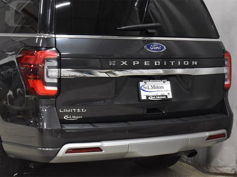 Used 2024 Ford Expedition Limited image 9