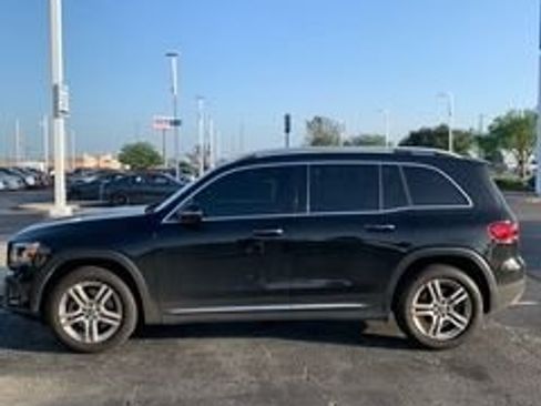 Used 2021 Mercedes-Benz GLB 250 4MATIC image 12