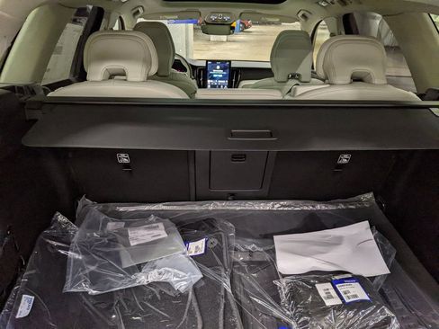 New 2026 Volvo XC60 B5 Ultra w/ Protection Package Premier image 27