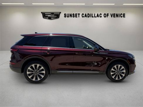 Used 2020 Lincoln Corsair Reserve w/ Elements Package AWD/4WD image 2