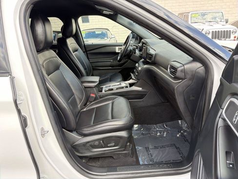 Used 2020 Ford Explorer XLT w/ Equipment Group 202A RWD image 26