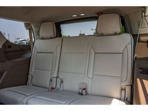 Used 2024 GMC Yukon Denali w/ Advanced Technology Package AWD/4WD image 21