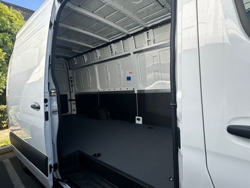 New 2025 Mercedes-Benz Sprinter 2500 image 13