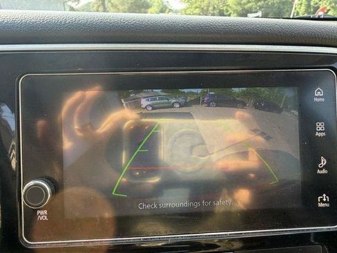 Used 2017 Mitsubishi Outlander SEL AWD/4WD image 18