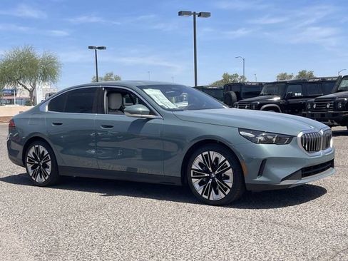 Used 2025 BMW 530i RWD image 3