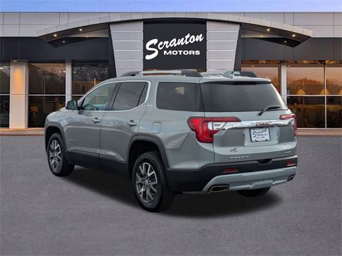 Used 2023 GMC Acadia SLE w/ Driver Convenience Package image 3
