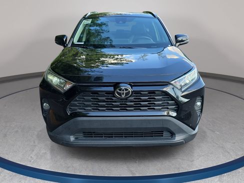 Used 2021 Toyota RAV4 XLE Premium FWD image 2